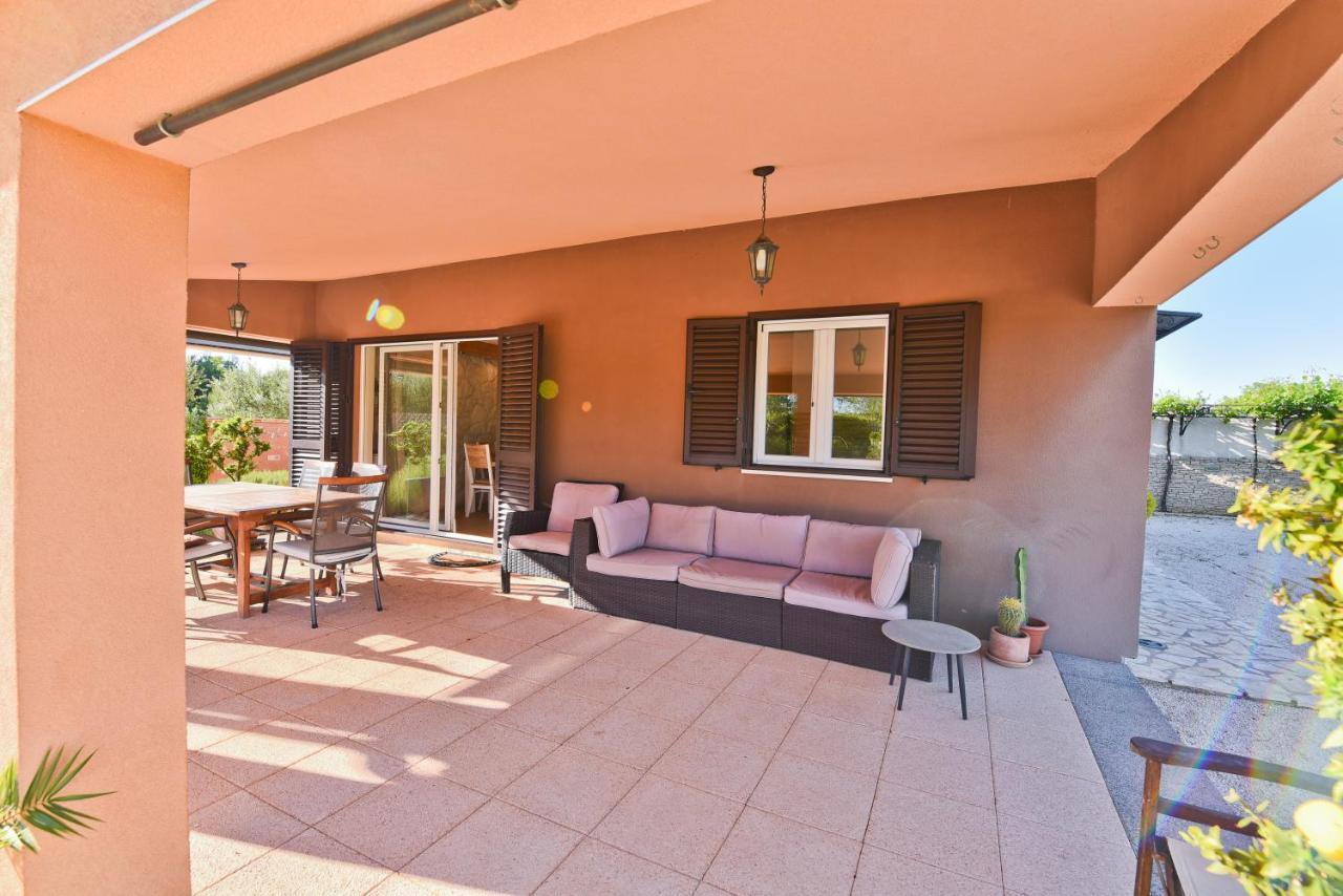 Holiday Home Taras Smilcic ภายนอก รูปภาพ