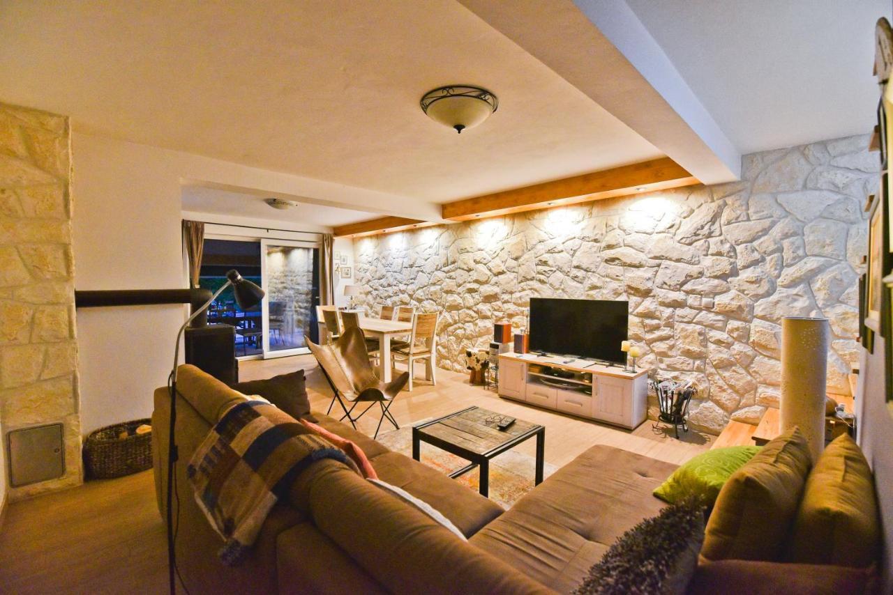 Holiday Home Taras Smilcic ภายนอก รูปภาพ