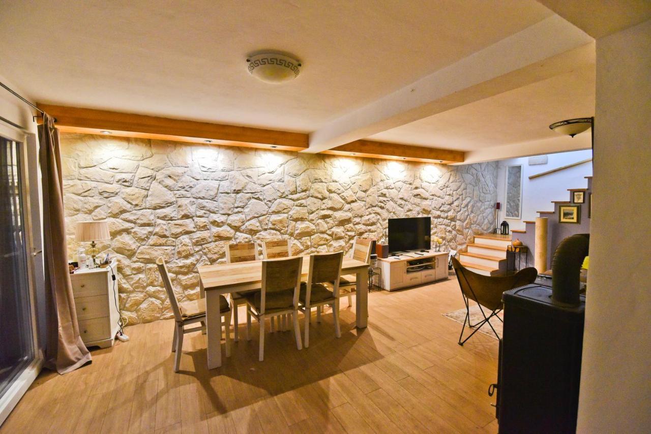 Holiday Home Taras Smilcic ภายนอก รูปภาพ