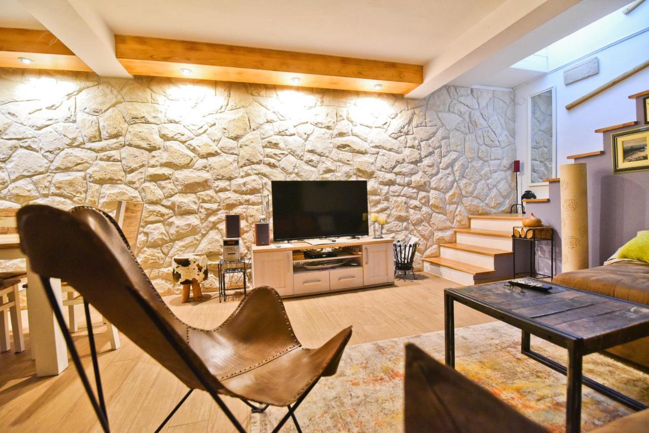 Holiday Home Taras Smilcic ภายนอก รูปภาพ