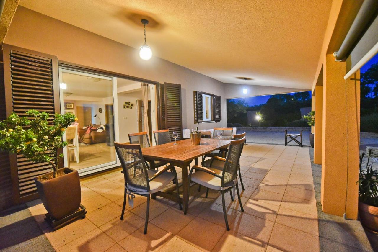 Holiday Home Taras Smilcic ภายนอก รูปภาพ