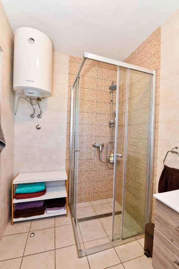 Holiday Home Taras Smilcic ภายนอก รูปภาพ
