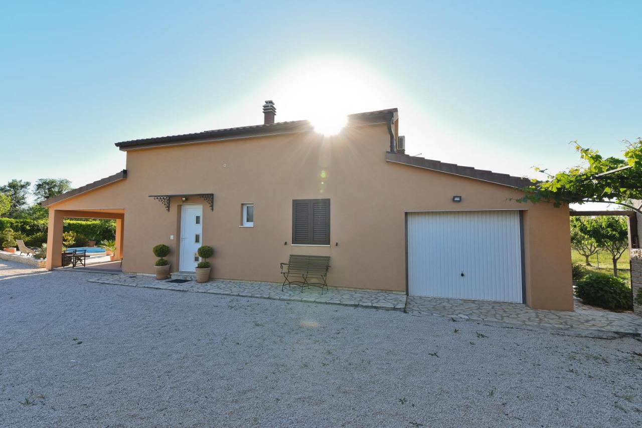 Holiday Home Taras Smilcic ภายนอก รูปภาพ